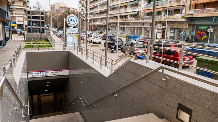 metro-thessaloniki-25-martiou-oben