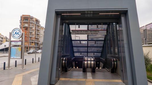 Das Hügelgrab Toumpa in der Nähe der Station gab dem Stadtteil seinen Namen metro-thessaloniki-papafi-oben