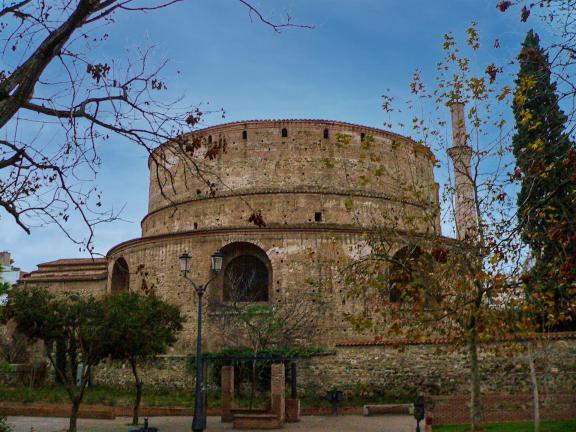 8. Rotonda